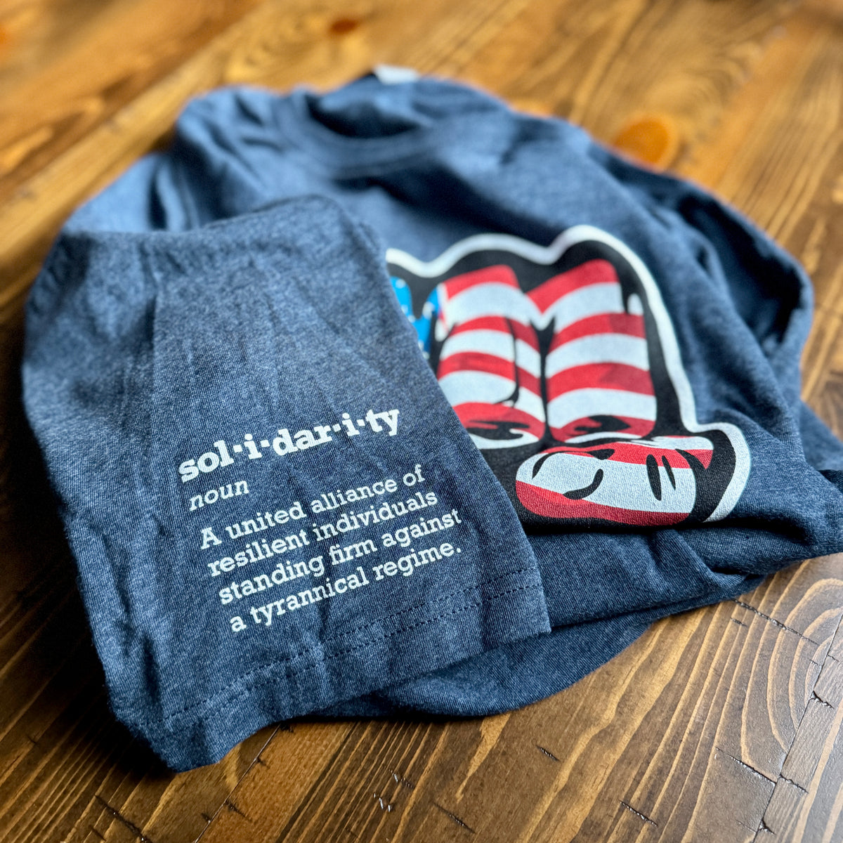 GUNS AND GADGETS SOLIDARITY FIST TEE - MIDNIGHT NAVY